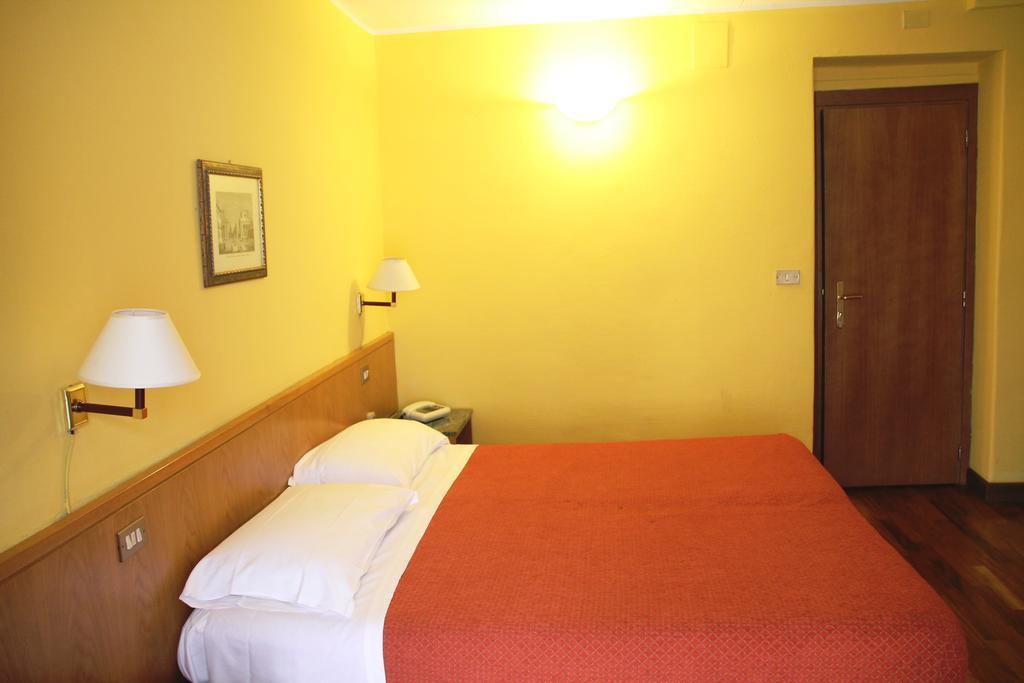 Hotel Vecchia Milano Buitenkant foto