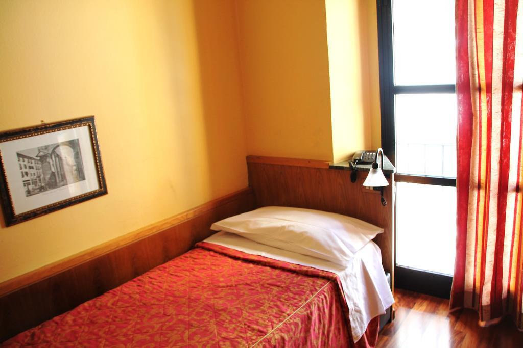 Hotel Vecchia Milano Buitenkant foto
